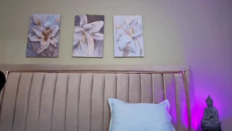 Mia online show from 04.09.26