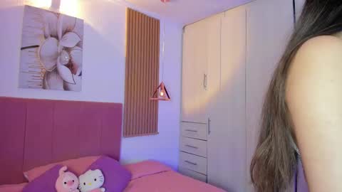 Mia Nevaeh - follow me online show from 09.16.25