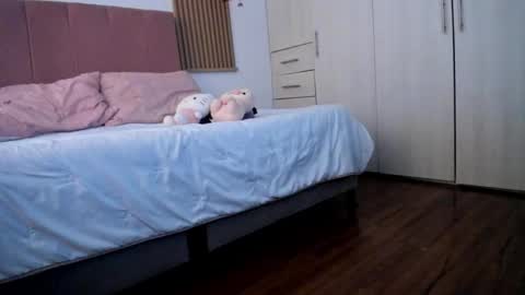 Mia Nevaeh - follow me online show from 05.24.26