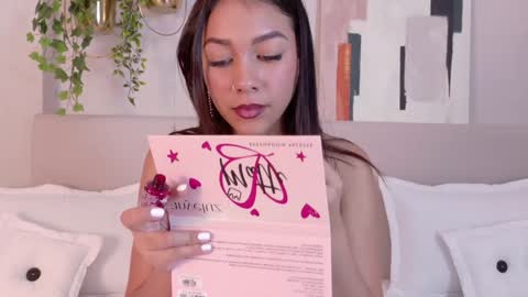 mia_oconner online show from 01.07.25