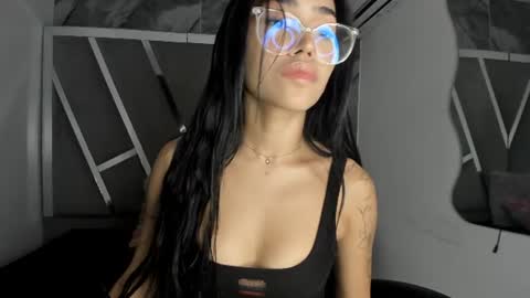 mia_petiteht online show from 06.27.26