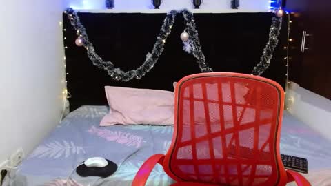 Mia  online show from 12.29.24