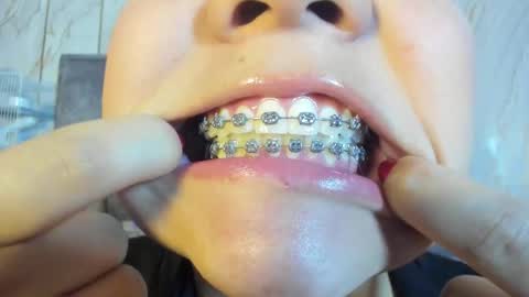 Mia Roux online show from 01.12.26