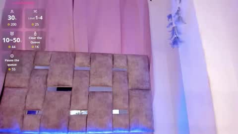 mia_royal online show from 02.05.26