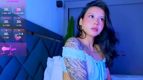 Snapshot of mia_sirenia chatting on 05.31.26 Mia online show from 05.31.26