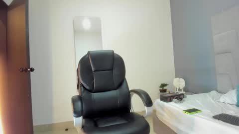 mia_smith_x online show from 02.19.25