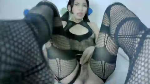 Snapshot of mia_suarez4 chatting on 05.27.26 MIA suarez4 online show from 05.27.26