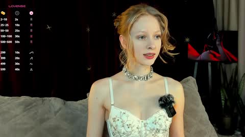 Snapshot of mia_vebes chatting on 01.15.25 Mia online show from 01.15.25