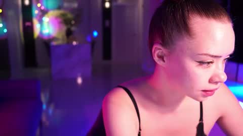 VixenMia online show from 02.27.26