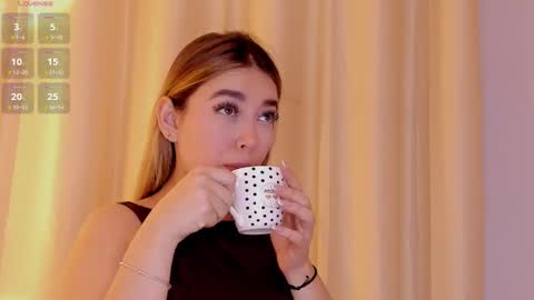 Mia White  online show from 02.26.26