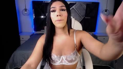 Mia online show from 01.24.25