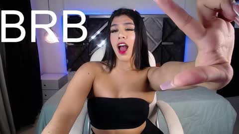 Mia online show from 02.11.25