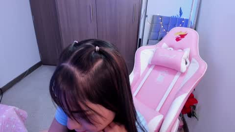 mia  nicolle online show from 01.09.25