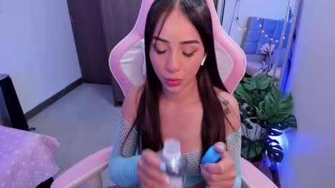 mia  nicolle online show from 02.19.25