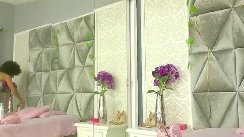 Snapshot of miaa_grace_ chatting on 05.29.26 MIIA online show from 05.29.26