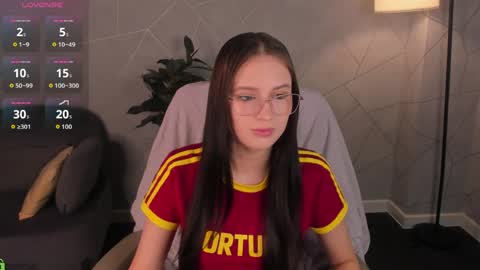 Mia online show from 04.10.26