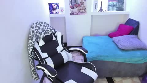       online show from 10.04.25