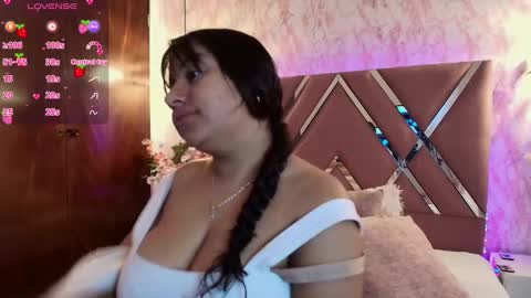 Snapshot of miaa_smiith1 chatting on 02.04.25 miaa_smiith1 online show from 02.04.25