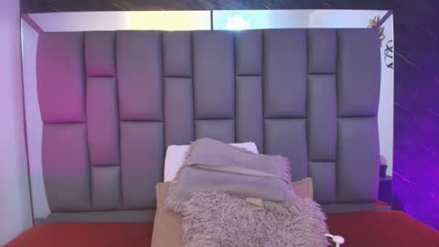 Mia online show from 02.20.26