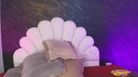 Mia online show from 03.25.26