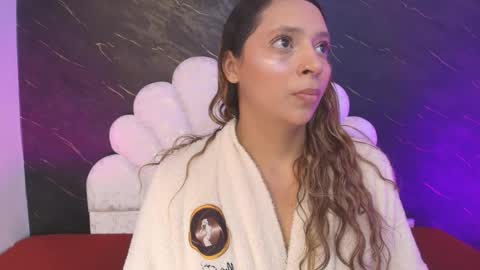 Mia online show from 04.08.26