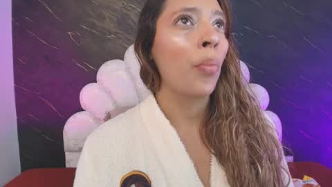 Mia online show from 04.17.26