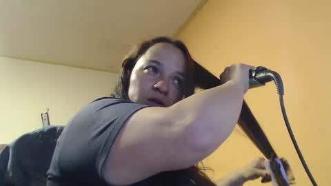 Snapshot of miaabrownn chatting on 02.10.25 MIA online show from 02.10.25