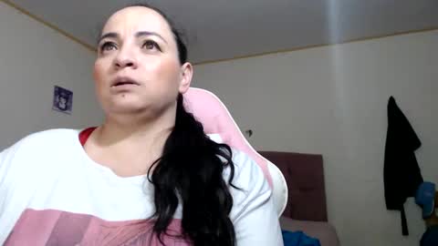 Snapshot of miaabrownn chatting on 09.09.25 MIA online show from 09.09.25