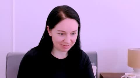 Mia online show from 04.16.26