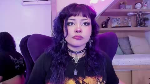 Mia online show from 09.13.25