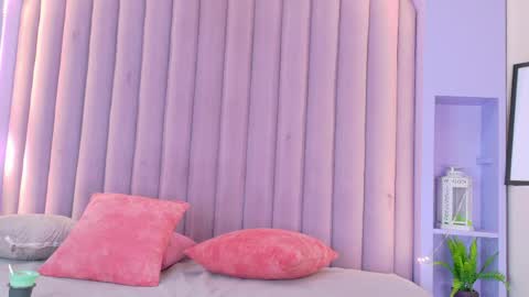 miaanderson__ online show from 04.09.26