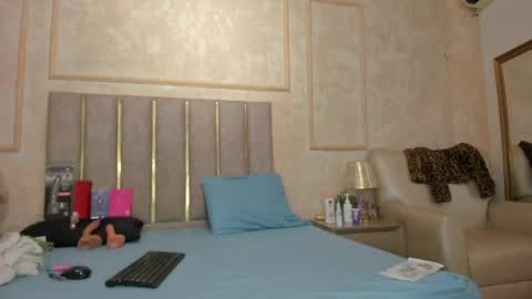Miaasummer online show from 05.25.26