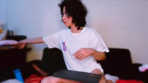 Snapshot of miabeautyxxx chatting on 02.21.25 miabeautyxxx online show from 02.21.25