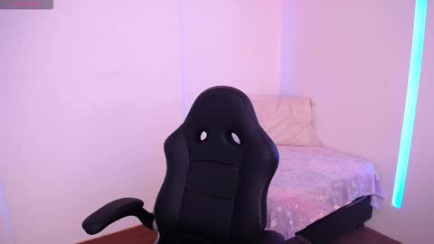 Mia Blum online show from 02.11.26