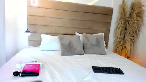 Mia Camille online show from 03.16.26