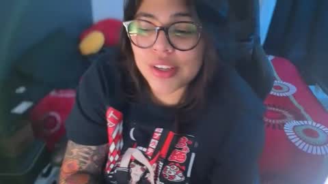 Mia online show from 04.12.26