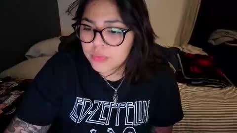 Mia online show from 05.03.26