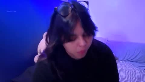 Mia online show from 05.21.26