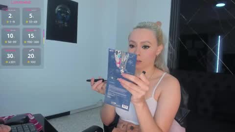 Snapshot of miacarperrlux chatting on 02.13.26 MiaCarper online show from 02.13.26