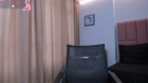 MiaCarper online show from 06.25.26