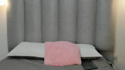 miacleark online show from 11.19.25