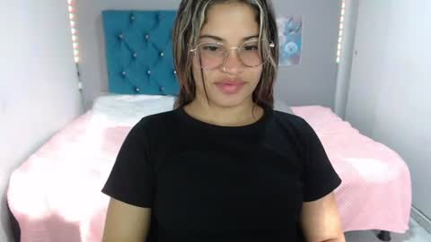 Snapshot of miacumgirl chatting on 07.07.26 miacumgirl online show from 07.07.26