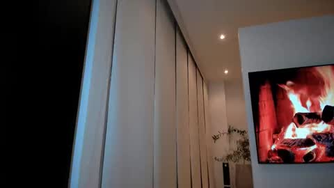 Mia online show from 09.19.25