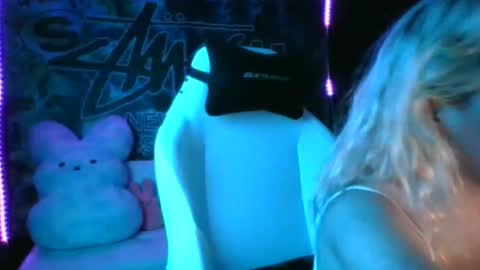 Snapshot of miaellababy chatting on 10.01.25 miaellababy online show from 10.01.25