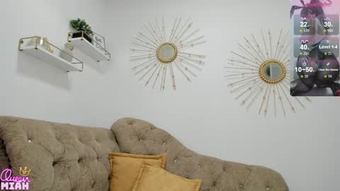 Miah Collins online show from 04.06.26