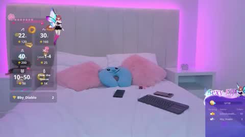 Snapshot of miah_skinny chatting on 05.19.26 Mia online show from 05.19.26