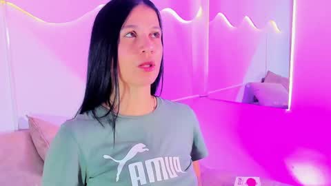 Snapshot of miahansson chatting on 05.18.26 MIA online show from 05.18.26