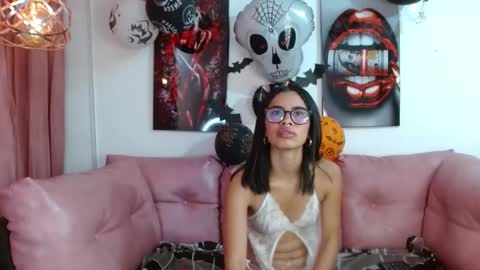 miahotcs online show from 10.25.25