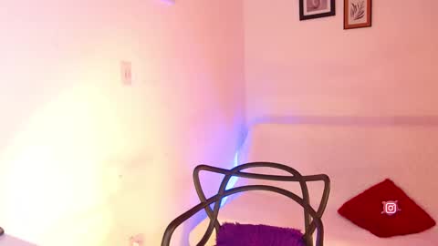 Snapshot of miaknox chatting on 02.17.25 Mia online show from 02.17.25