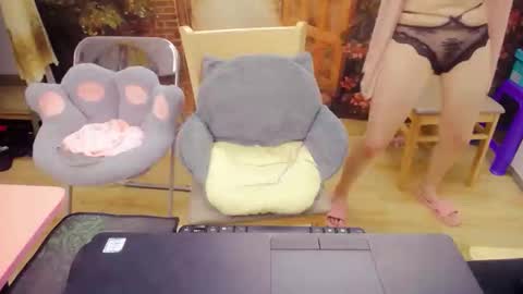 Snapshot of mialala205221 chatting on 10.12.25 Mia online show from 10.12.25